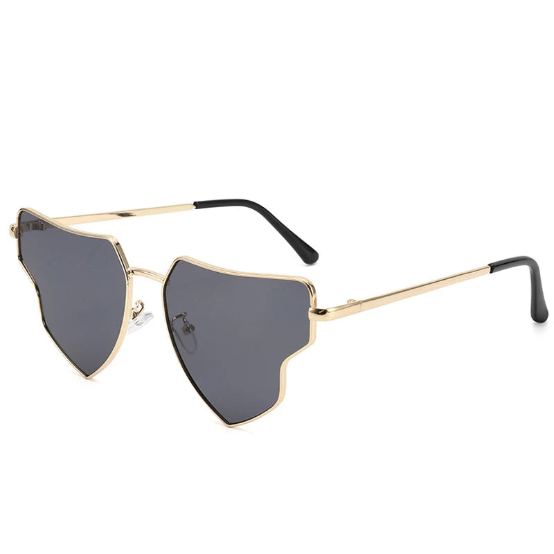 2025 kleine Metallrahmen Herzförmige Punk Sonnenbrille Frauen Luxusmarke Retro Liebe Kern Unregelmäßige Brillen für Damen Shades UV400