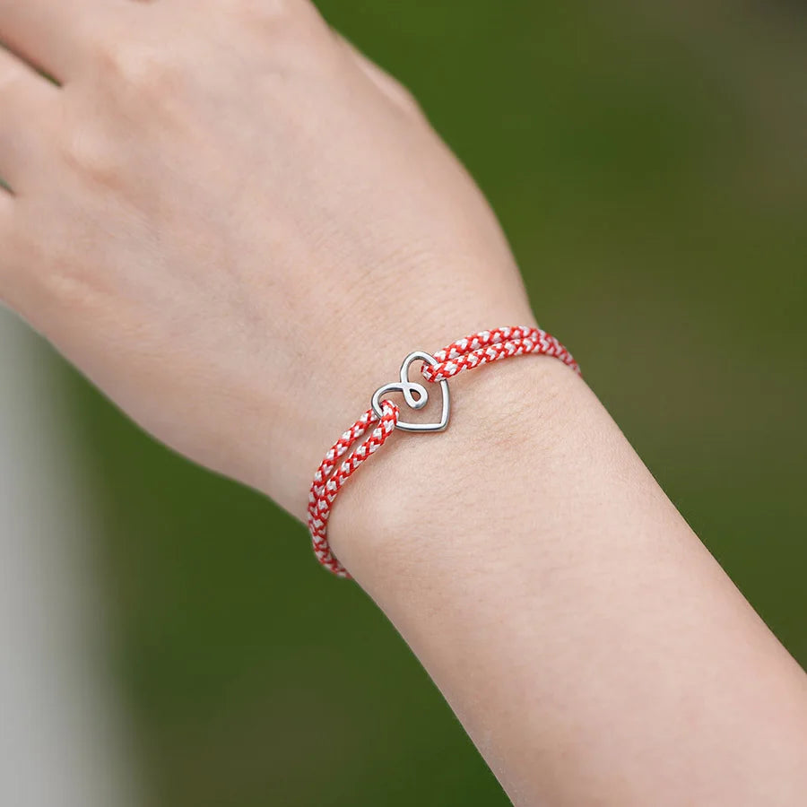 Handgefertigtes Valentinstag-Armband aus Edelstahl, verstellbar, mit Herzanhänger, dünnes Band, Freundschaftsschmuck