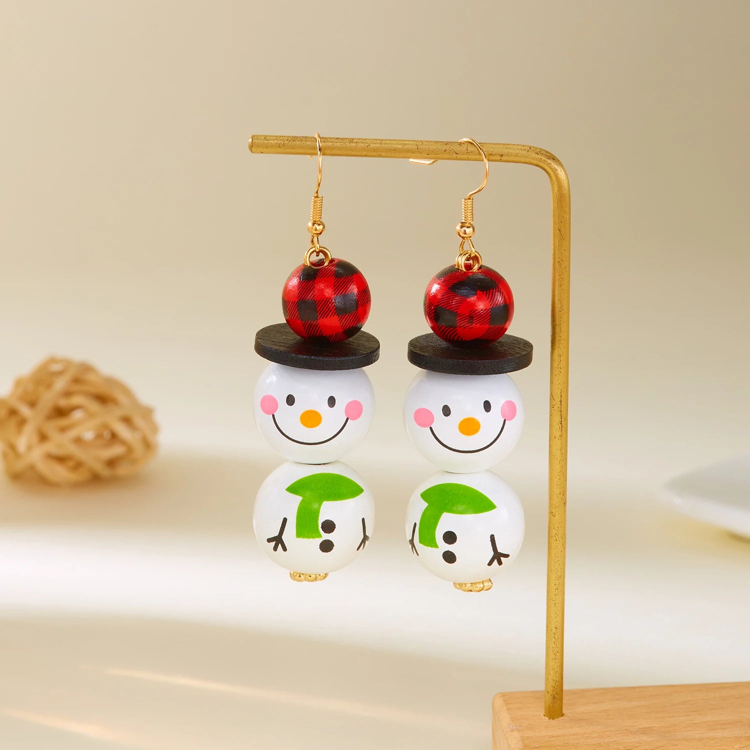 Cartoon Wooden Snowman Dangle Earrings For Women Wear A Hat Cute Santa Claus Wood Beads Earring Christmas Party New Year Gifts