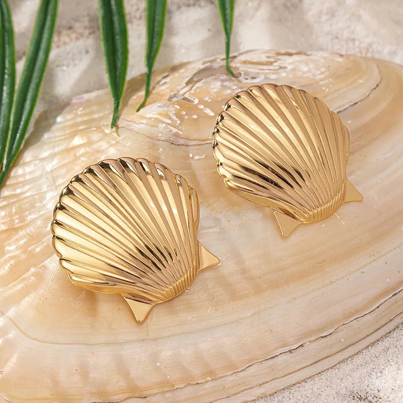 Personality Vintage Gold Color Sea Shell Stud Earrings for Women Temperament Simple Summer Beach Jewelry Party Accessories Gift