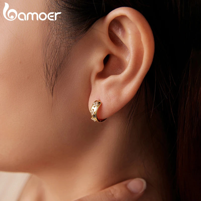 BAMOER Four-Leaf Clover Moissanite Huggies Earrings 925 Sterling Silver Flower Hypoallergenic Jewelry for Women Lucky Gift