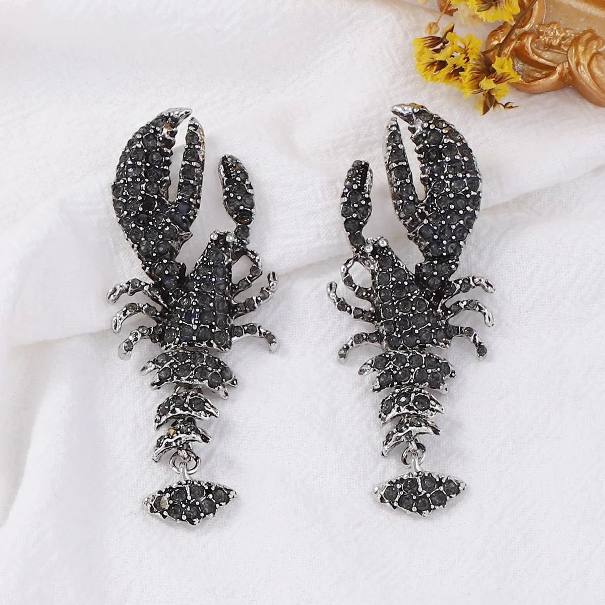 ZAA Personalized Trendy Ocean Vacation Style Exaggerated Alloy Lobster Earrings