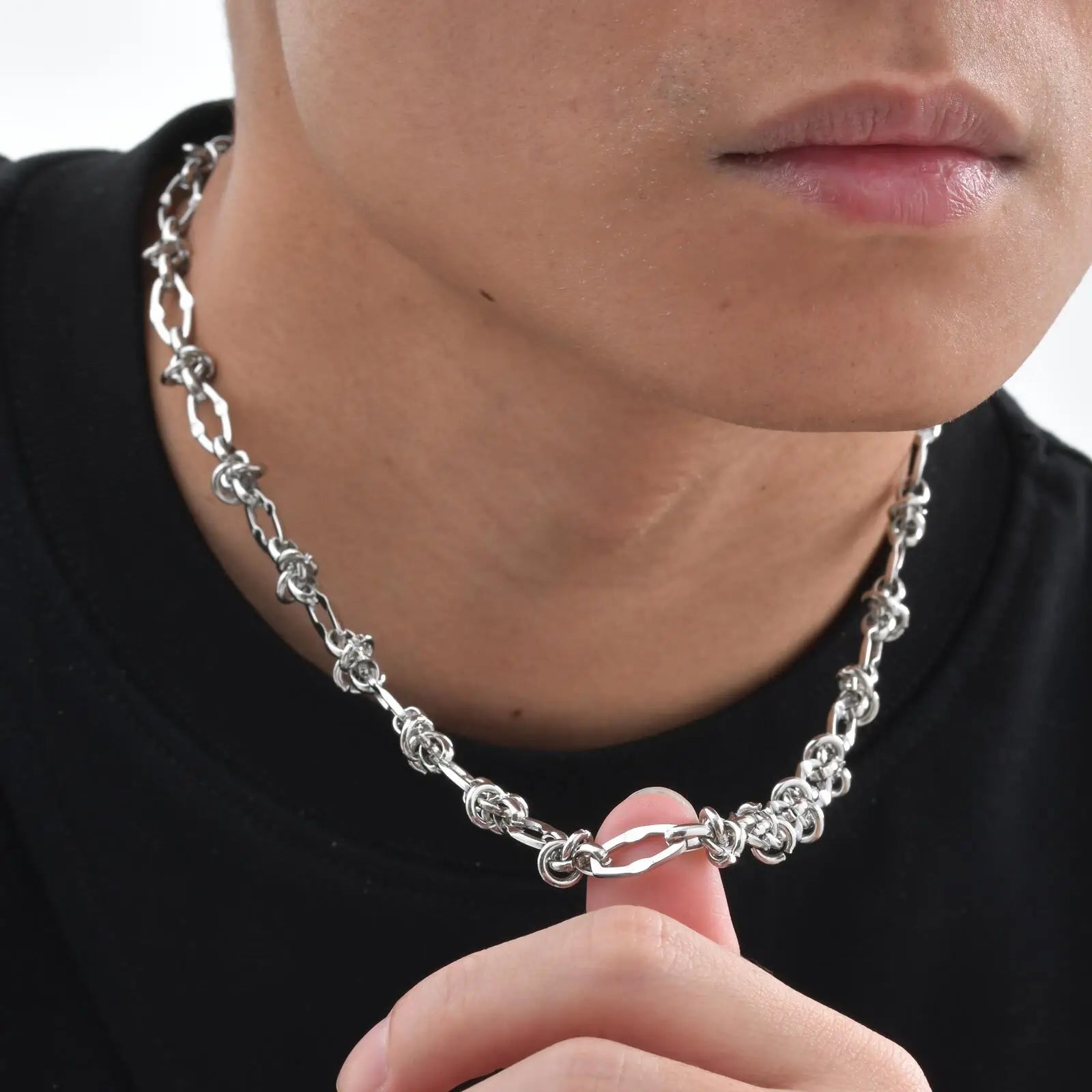 Collier Vnox Personality Thorn Knot Links pour homme et femme, chaîne géométrique unisexe en acier inoxydable, ras-de-cou irrégulier inaltérable