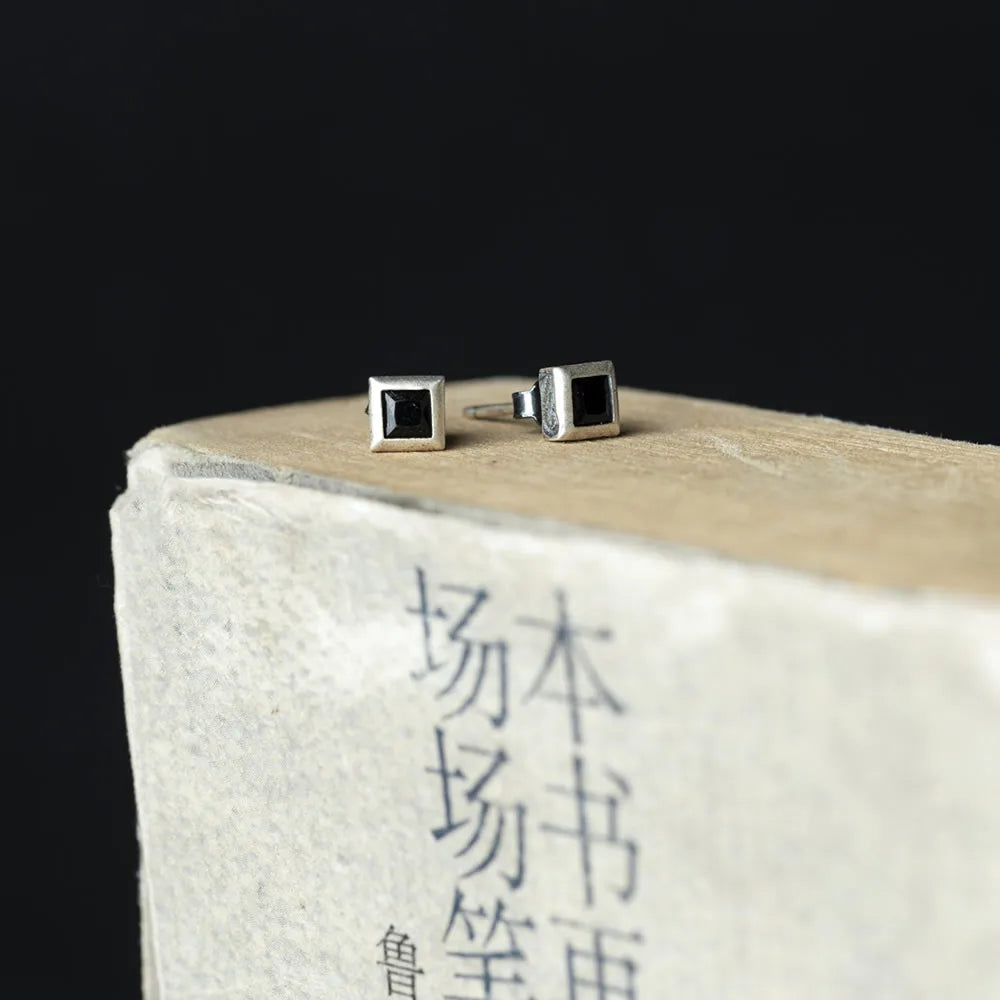 MKENDN 925 Sterling Silber Retro Quadratische Ohrstecker mit schwarzem Zirkonia für Damen und Herren – Persönlichkeits-Ohrschmuck im Punk-Rock-Gothic-Stil