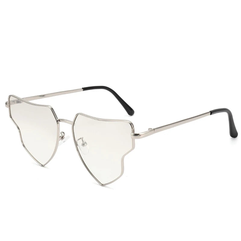2025 kleine Metallrahmen Herzförmige Punk Sonnenbrille Frauen Luxusmarke Retro Liebe Kern Unregelmäßige Brillen für Damen Shades UV400