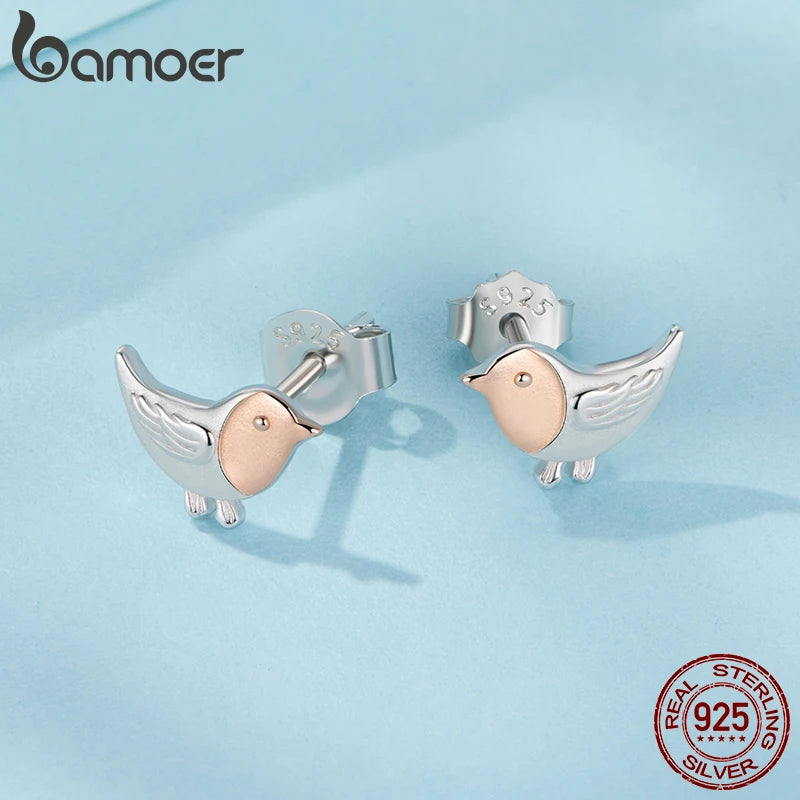 BAMOER 925 Sterling Silber Zweifarbige Mini-Vogel-Ohrstecker Minimalistischer roségoldplattierter süßer Schmuck für Frauen und Teenager zum Geburtstag