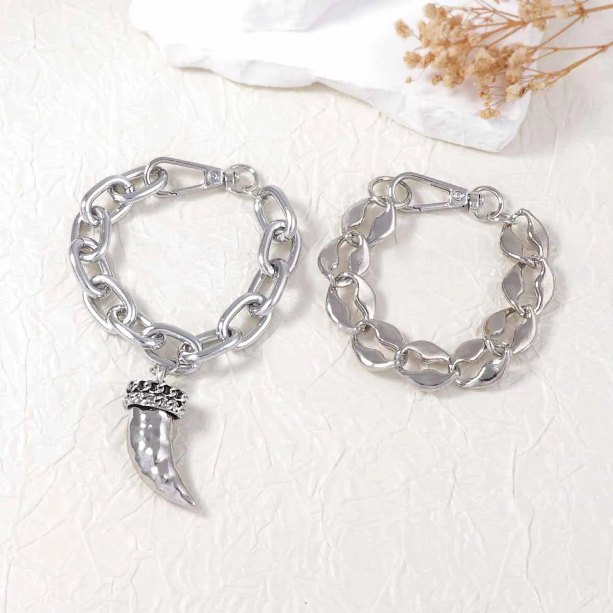 ZAA Personalized Creative Metal Chain Alloy Animal Horn Pendant Double Layer Necklace