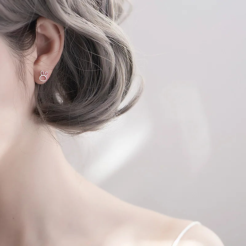 VOQ Silver Color Cartoon Cutout Rabbit Earrings Fashion Unusual Stud Earrings Ladies and Teens Jewelry Party Gifts