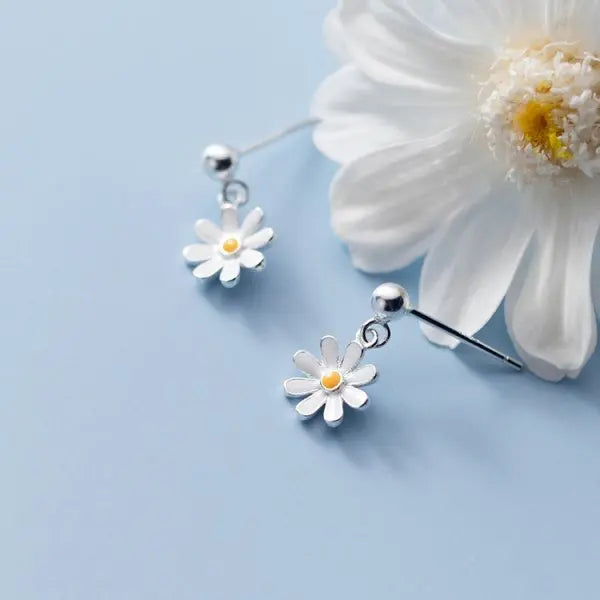 Fashion Sweet Daisy Flower Bracelets Personality Minimalist Flowers Pearl Bracelet Women Party Banquet Statement Jewelry Gift
