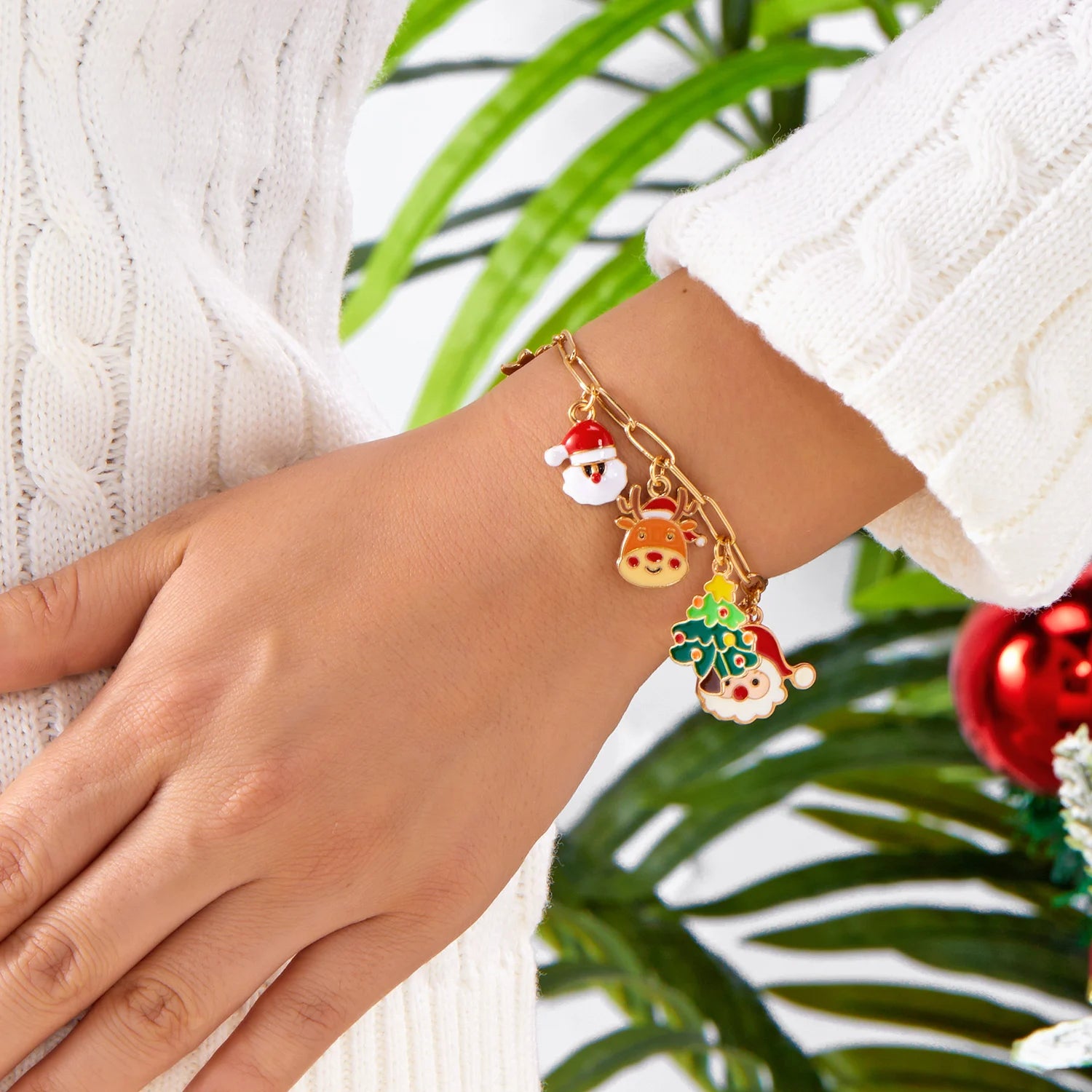 Fashion Christmas Metal Chain Bracelet for Women Santa Claus Christmas Tree Snowflake Bell Elk Bracelets Party Charm Jewelry