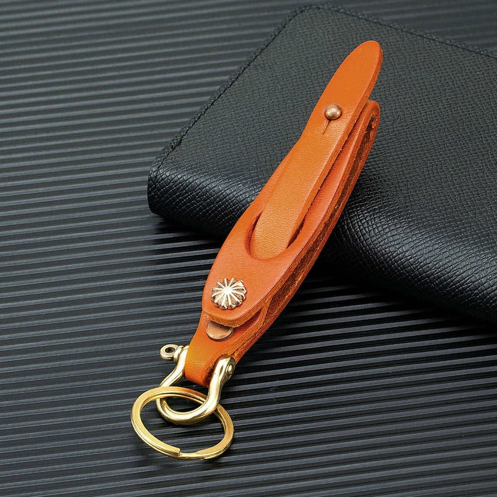 MKENDN Handmade Vegetable Tanned Cowhide Keychain for Men Women Simple Car Key Pendant Brass Horseshoe Buckle Waist Hanging