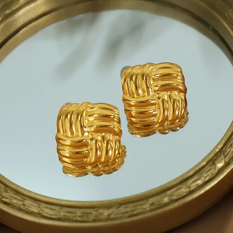 Boucles d'oreilles à texture torsadée en acier inoxydable PVD plaqué or 18 carats, boucles d'oreilles carrées élégantes pour femmes, bijoux étanches, cadeau