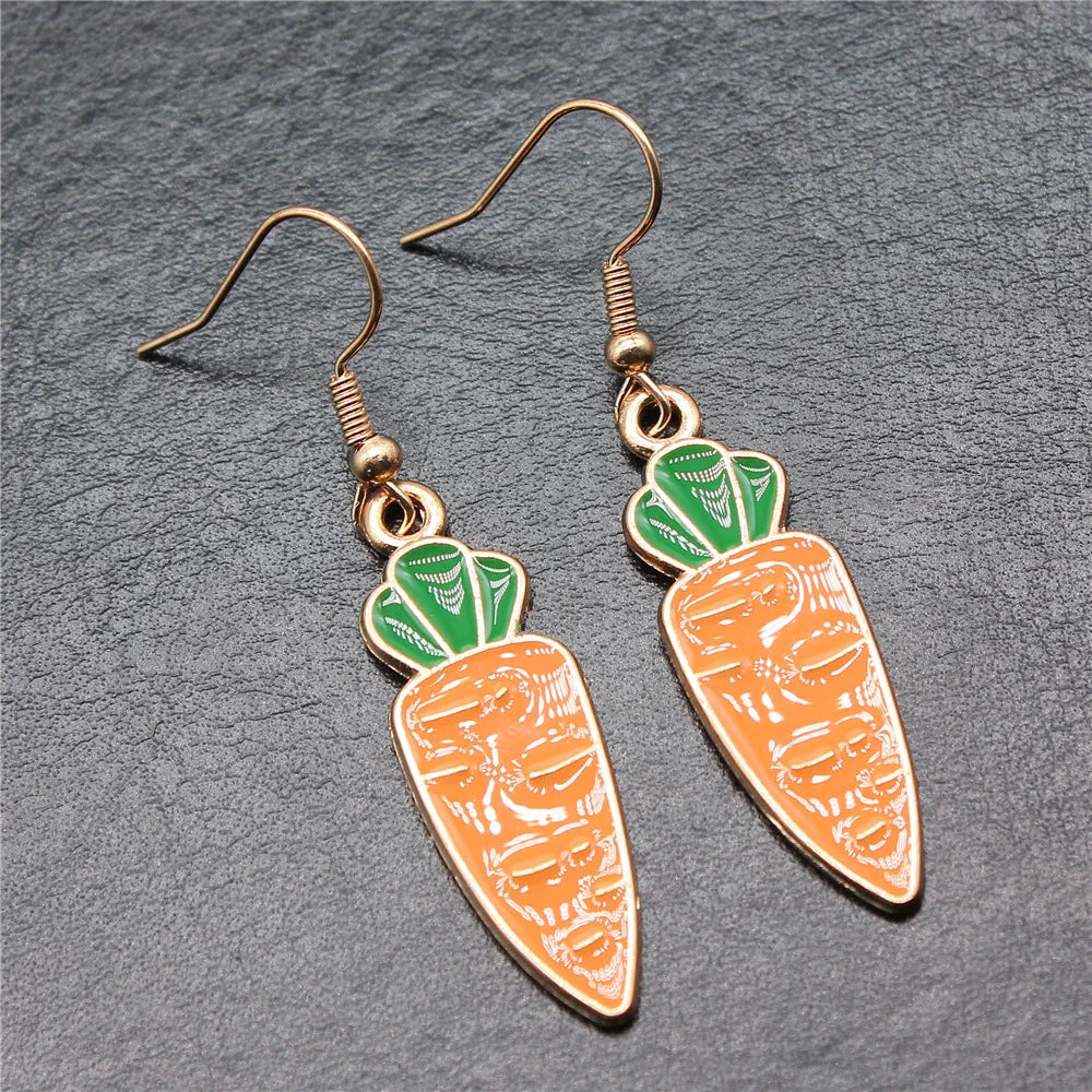 Boucles d'oreilles pendantes carotte couleur or KC, design simple et fait main, livraison directe.