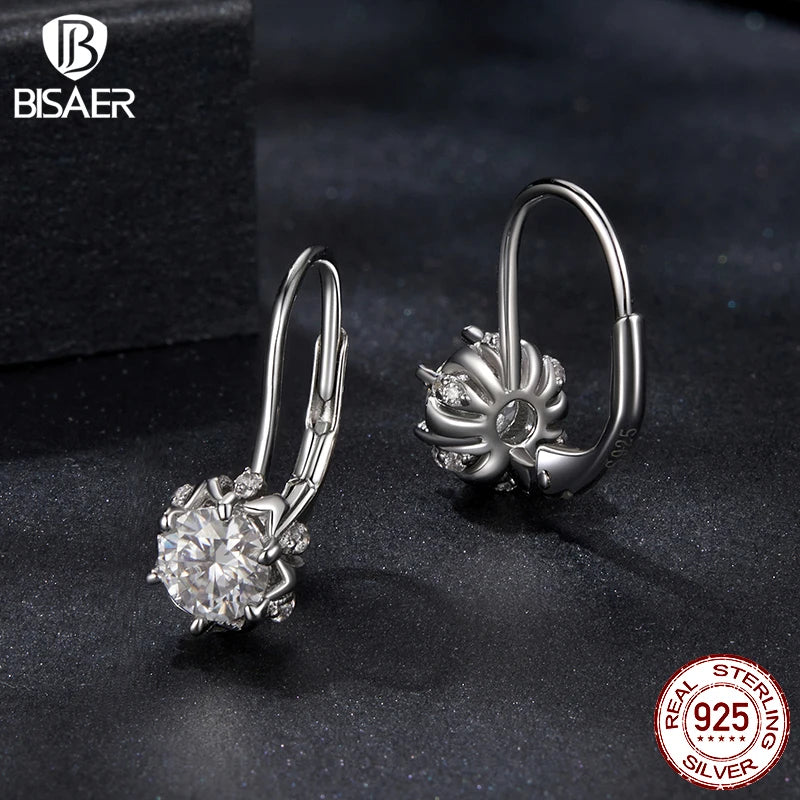 Boucles d'oreilles en forme de fleur de moissanite plaquée platine BISAER en argent sterling 925 pour femmes, diamant de laboratoire à coupe ronde, bijoux fins de mariage, cadeau