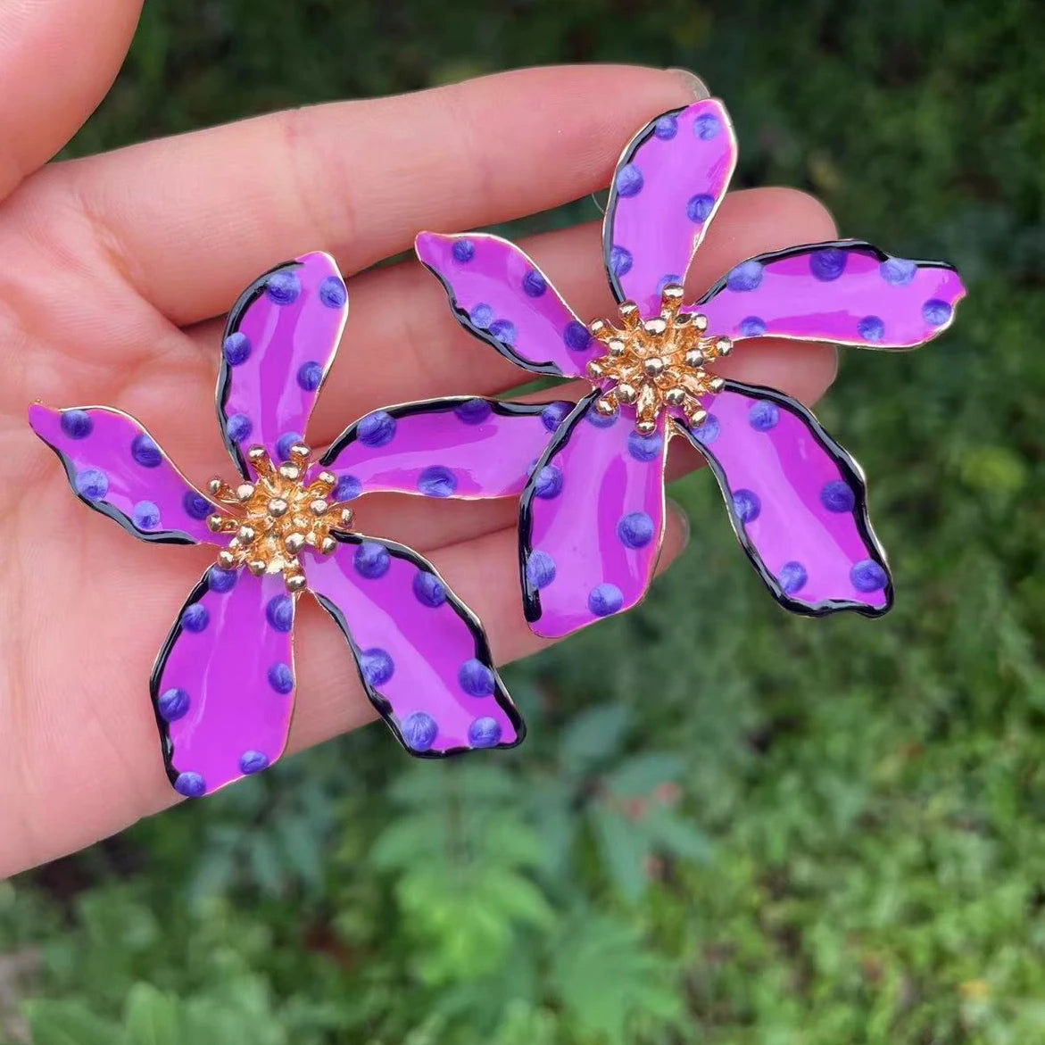 Zvoijio New Sweet Temperament Wave Dot Leaf Flower Earrings