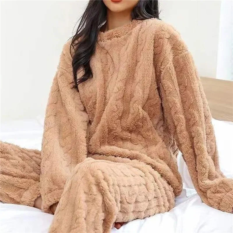 Women's pajamas set Winter coral velvet homewear Velvet thickened two-piece home suit Fluffy O-neck leisure pajamas