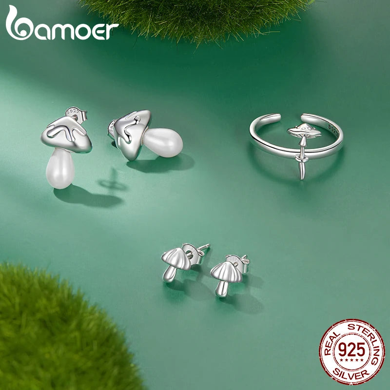 BAMOER Ohrstecker mit Süßwasserperlen und Pilzen, hypoallergenes 925er Sterlingsilber, zierliche, süße Ohrringe für Frauen, SCE1819