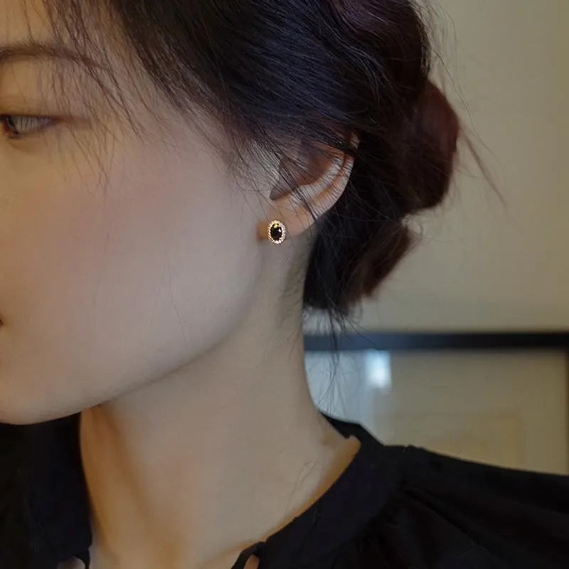 Boucles d'oreilles en argent sterling 925 avec incrustations de zircon et d'agate noire pour femmes, bijoux de haute qualité et exquis.