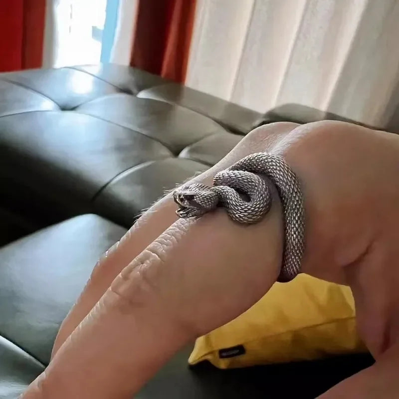 Vintage Gothic Rattlesnake Adjustable Ring for Men and Women Punk Dark Style Trendy Design Couple Rings Jewelry Accessories