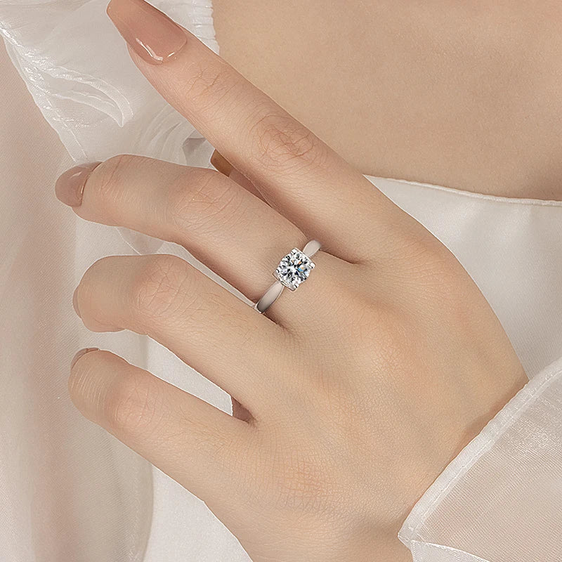 PERFANY 0.5-2CT Moissanite Ring for Women S925 Pure Silver Classic Cow Head Design Fashionable Wedding High-end Jewelry