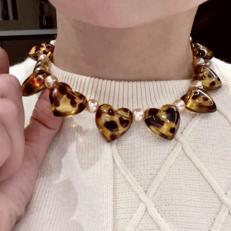 2025 New Leopard Print Heart-shaped Pearl Beaded Necklace