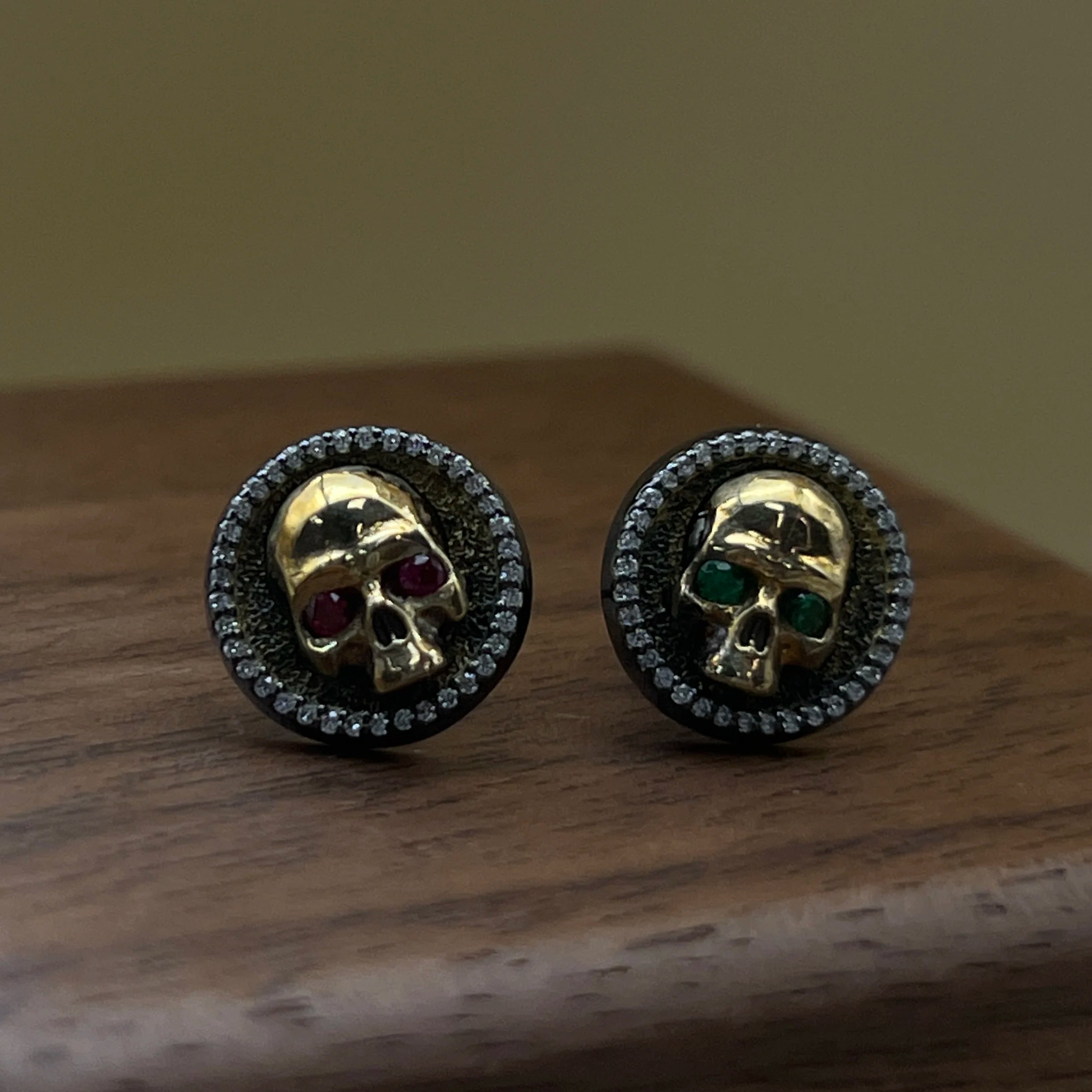 S925 silver personalized black-coated skull earrings for men and women; mythical dark style stud earrings