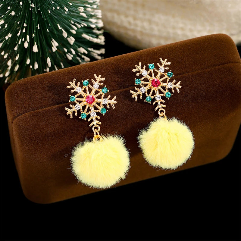 Exquisite Zircon Snowflake Pearl Earrings for Women Shiny Crystal Xmas Tree Round Ball Hanging Earring Christmas Daily Jewelry
