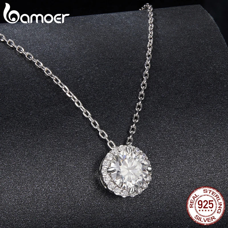 BAMOER White Gold Plated Halo Moissanite Necklace, 925 Sterling Silver Classic Elegant Necklace Fashion Engagement Jewellry Gift