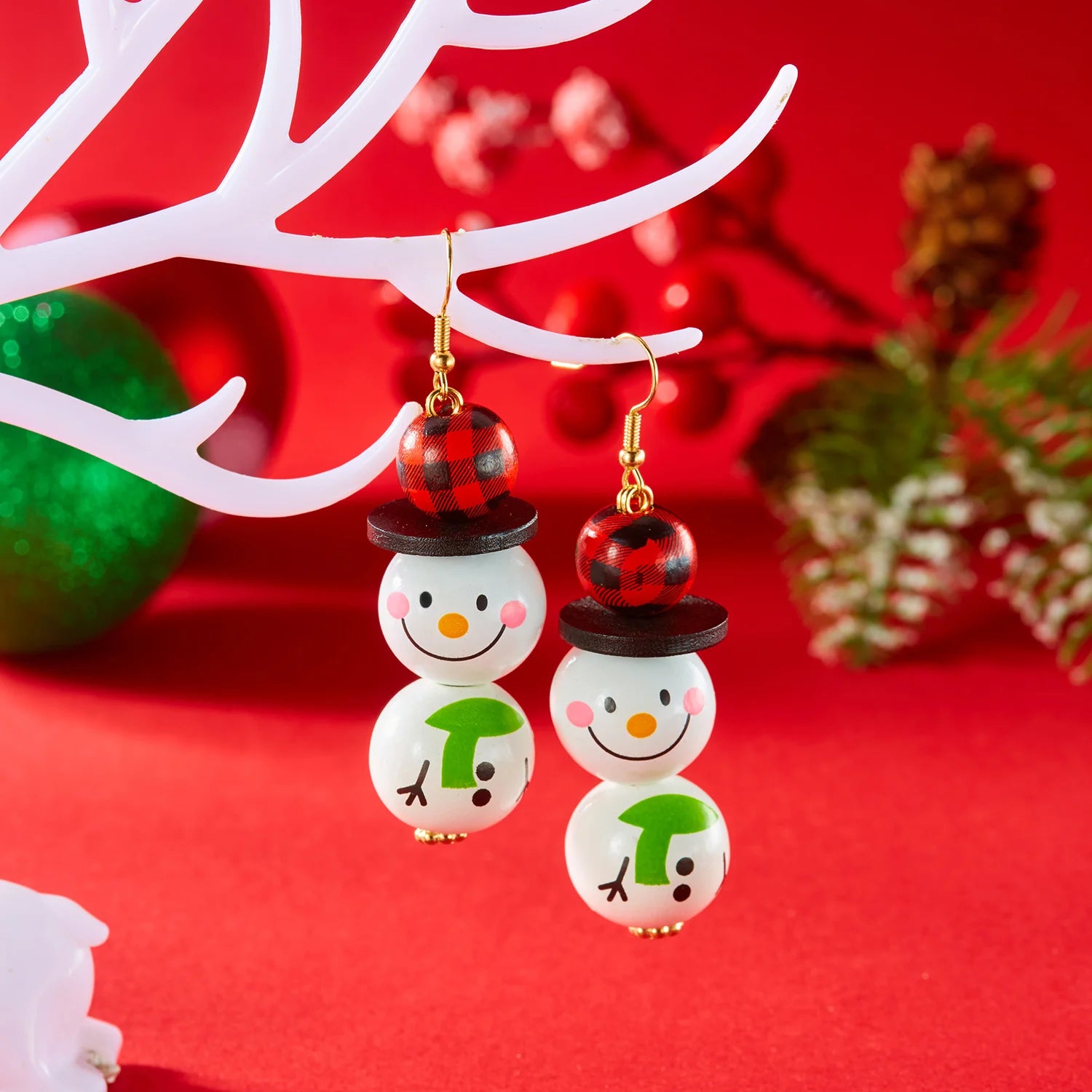 Cartoon Wooden Snowman Dangle Earrings For Women Wear A Hat Cute Santa Claus Wood Beads Earring Christmas Party New Year Gifts