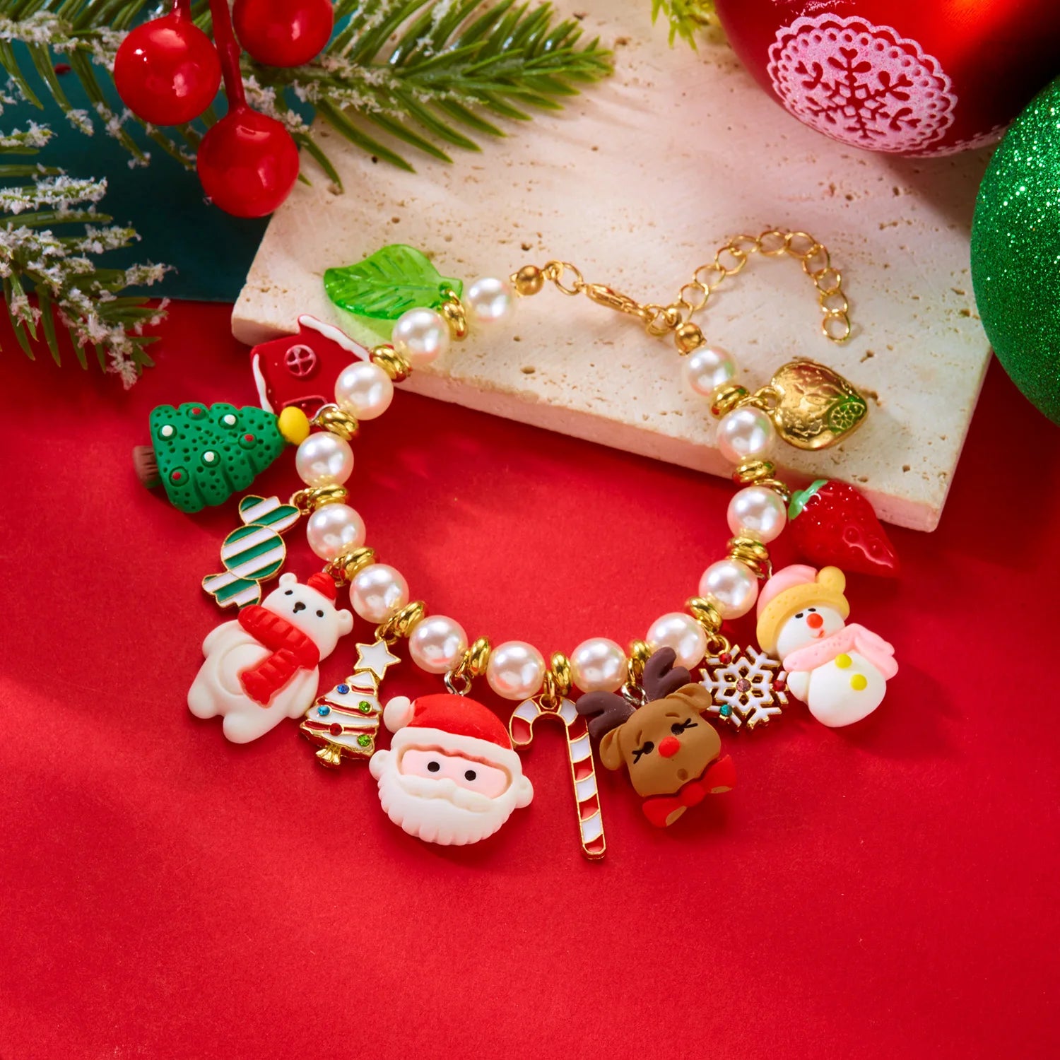 Exquisite Imitation Pearl Christmas Bracelet For Women Santa Claus Snowman Xmas Tree Red Strawberry Metal Chain Bracelet Jewelry