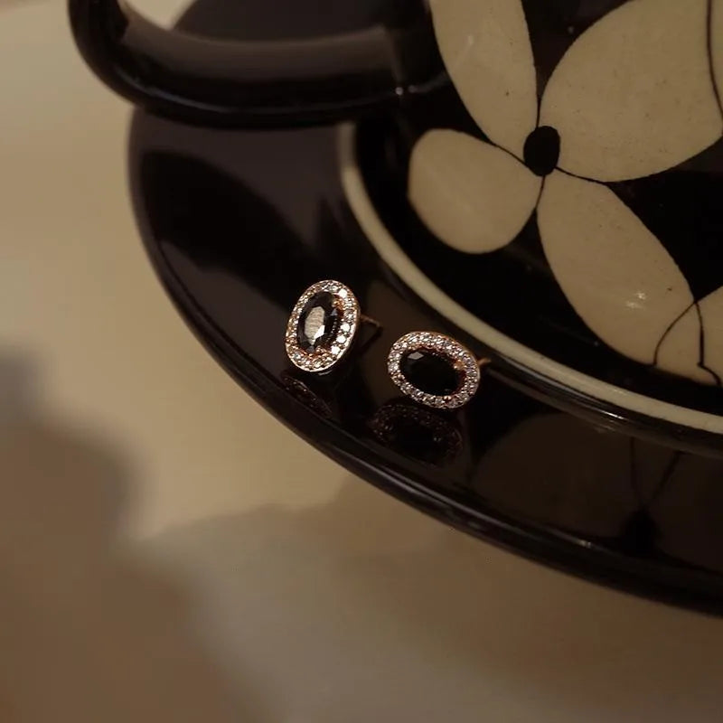 Boucles d'oreilles en argent sterling 925 avec incrustations de zircon et d'agate noire pour femmes, bijoux de haute qualité et exquis.