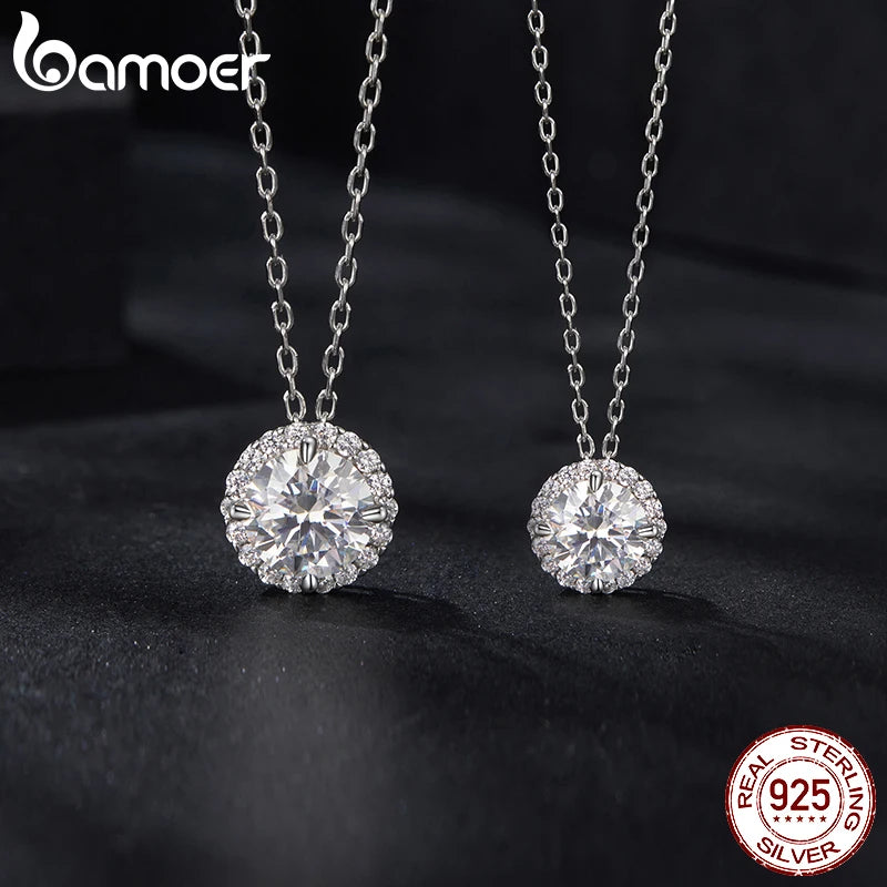 BAMOER White Gold Plated Halo Moissanite Necklace, 925 Sterling Silver Classic Elegant Necklace Fashion Engagement Jewellry Gift
