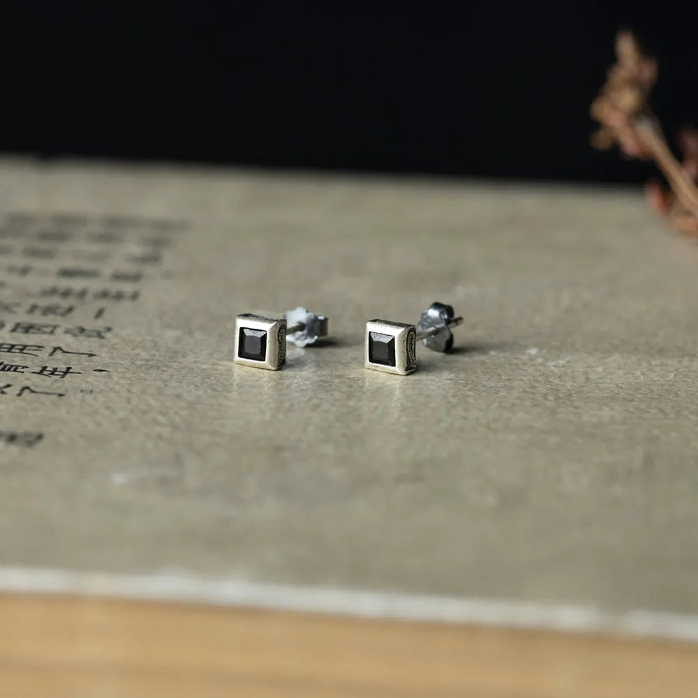 MKENDN 925 Sterling Silber Retro Quadratische Ohrstecker mit schwarzem Zirkonia für Damen und Herren – Persönlichkeits-Ohrschmuck im Punk-Rock-Gothic-Stil