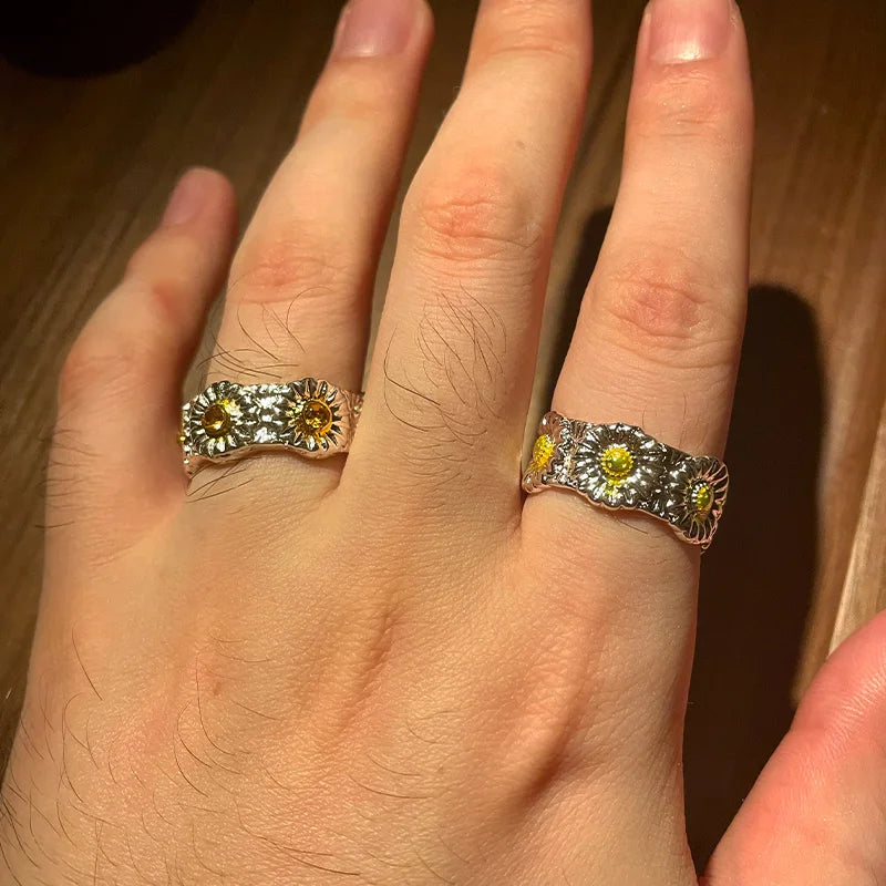 Little Daisy Flower Ring For Men Women Fashion HipHop Adjustable Open Ring Creative Accessories Handmade Designer Jewelry Gift