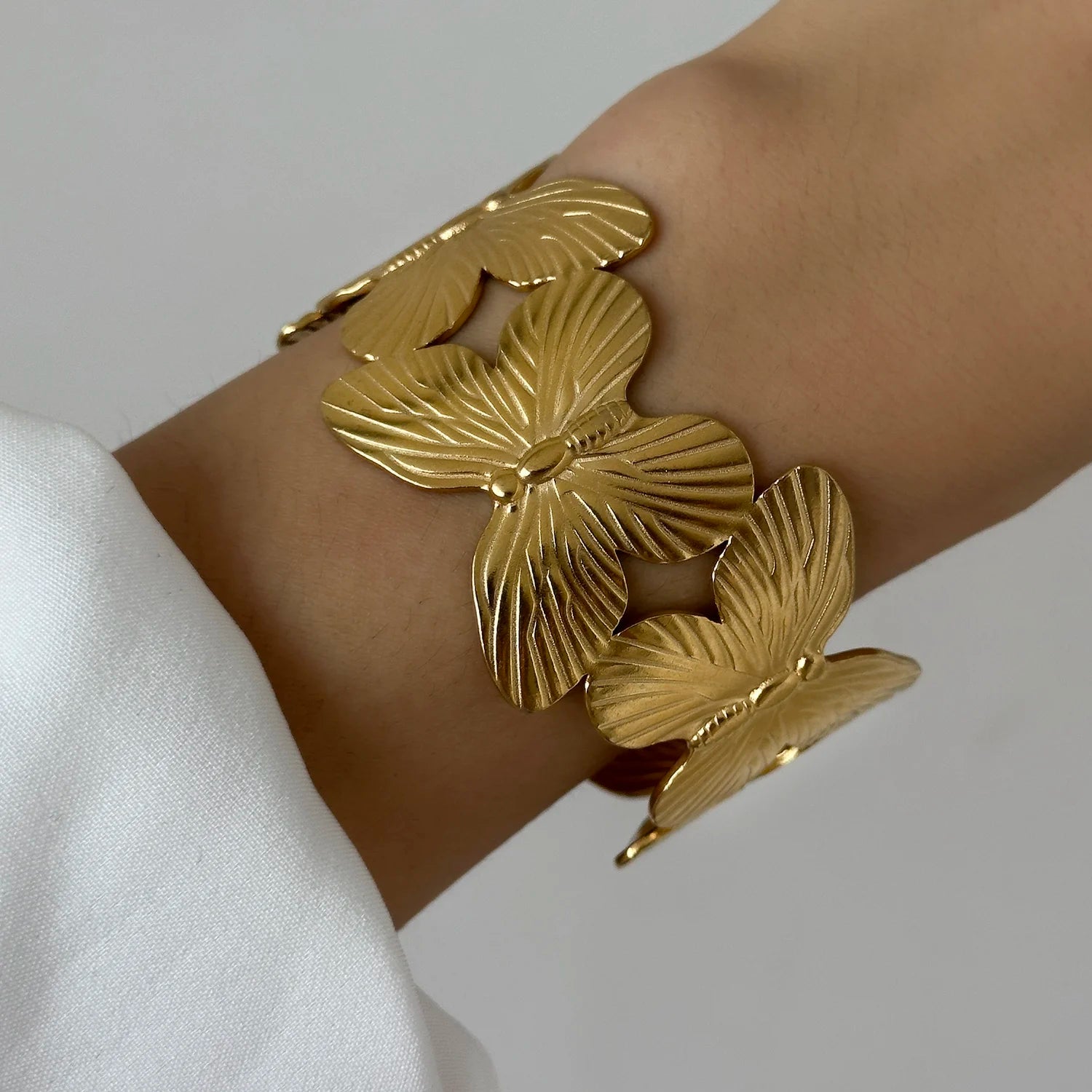 Stainless Steel Multilayer Wave Wide Bangles for Women Gold Color Metal Chunky Flower Cuff Bangle Bracelets Aesthetic Jewelry