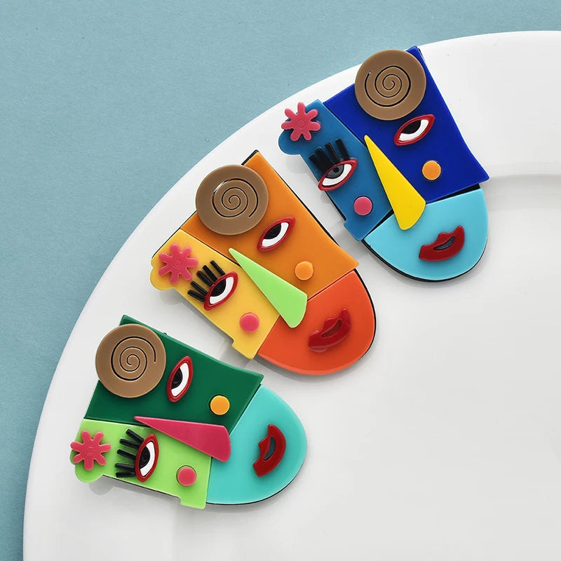 Wuli &amp; baby Acryl Kunst Design Gesicht Broschen Für Frauen 3-farbe Charmante Figur Party Büro Brosche Pins Geschenke