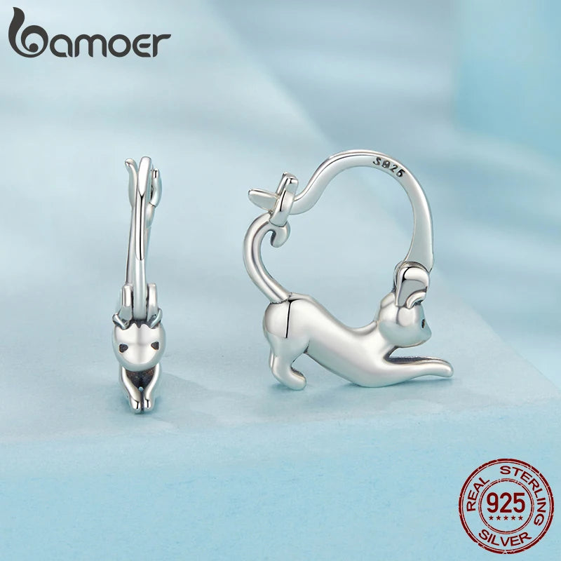 BAMOER Niedliche Katzenohrringe aus 925er Sterlingsilber – Kleine Katzenohrringe – Huggie-Creolen – Schmuckgeschenk für Frauen, Teenager und Katzenliebhaberinnen