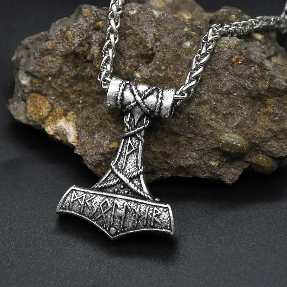 Viking Thor Hammer Necklace Men's Charms Mjolnir Vintage Runes Pendant Necklace Celts Knot Talisman Jewelry Wholesale