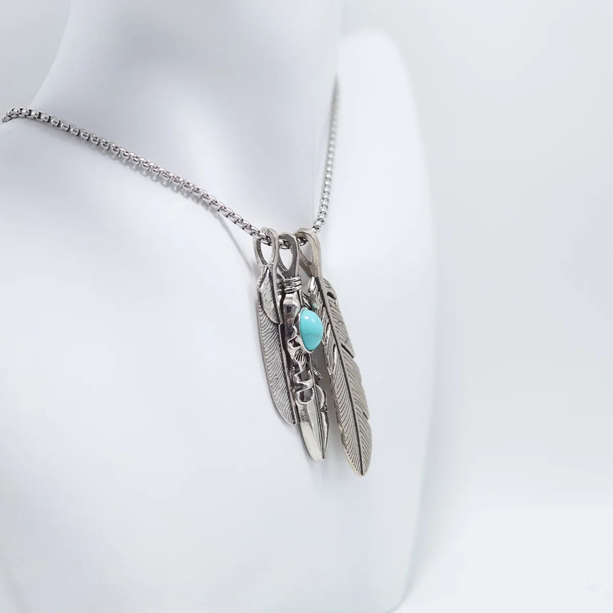 Markenversion von Takahashi-Feder-Anhänger-Halskette für Männer, Flut, Retro-Blätter, lange Pulloverkette, Unisex, Hip-Hop-Schmuck, Großhandel