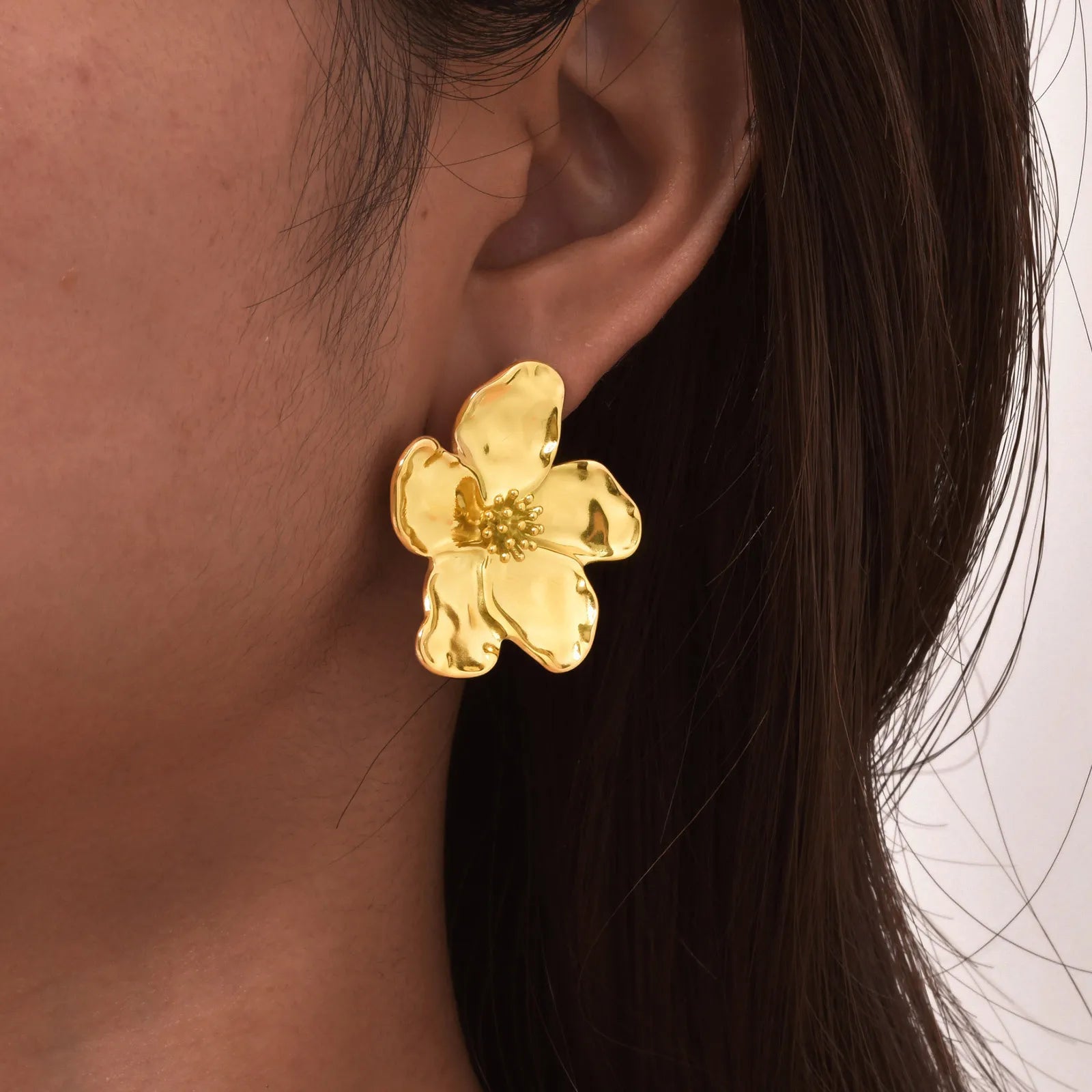 Vnox Gold Plated 3D Flower Earrings for Women Girls,Simulated Pearl Centered Floral Earrings,Waterproof Summer Holiday Jewelry