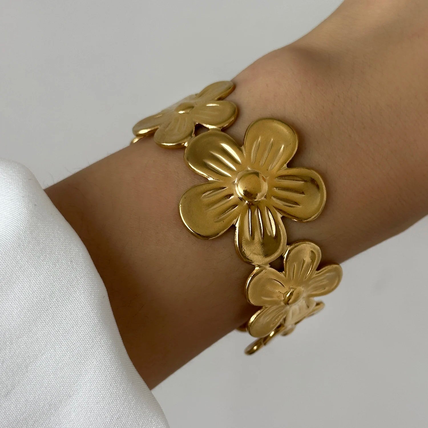 Stainless Steel Multilayer Wave Wide Bangles for Women Gold Color Metal Chunky Flower Cuff Bangle Bracelets Aesthetic Jewelry