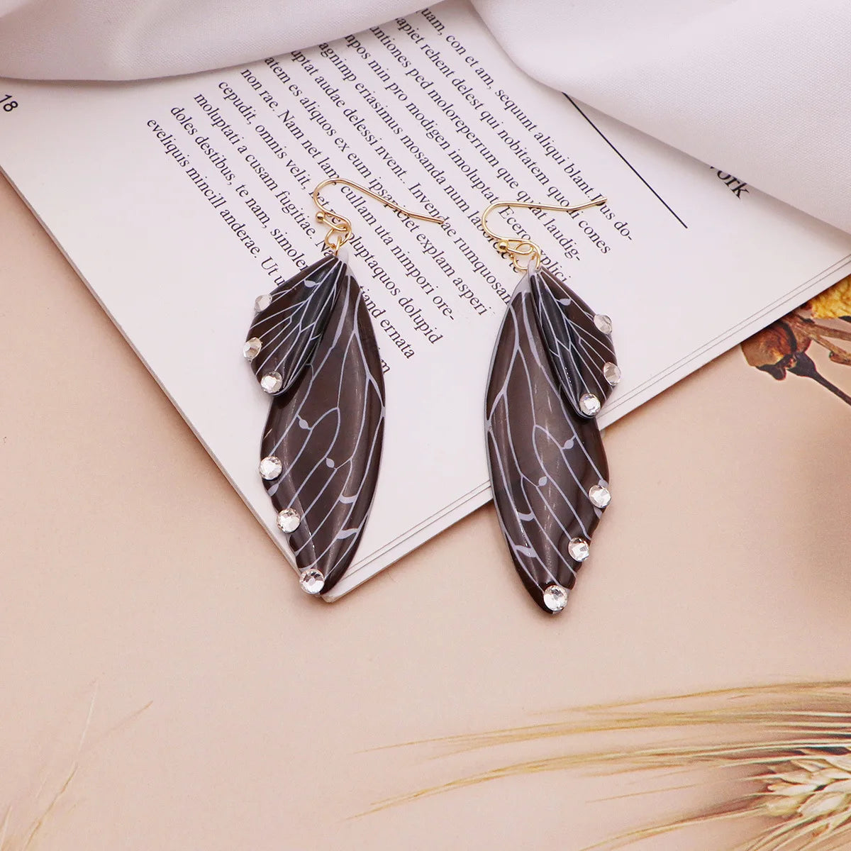 Minar Fairy Clear Gradient Resin Simulation Wings Butterfly Rhinestone Flake Long Dangle Earrings for Women Casual Party Jewelry