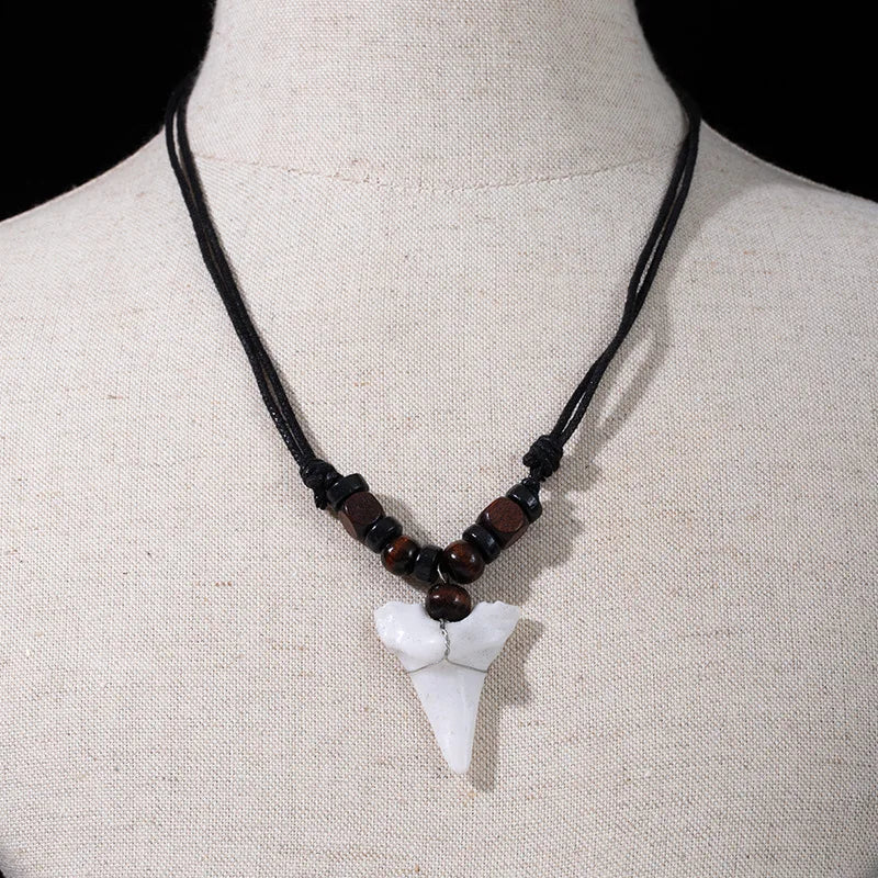 Fashion Retro Imitation Shark Tooth Pendant Necklace Men Women Ethnic Style Bohemian Necklaces Party Gift Jewelry Accessories