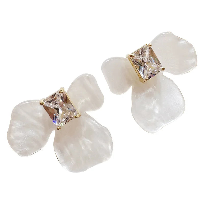 White Acrylic Flower Pendant Earrings Fashion Petal Square Crystal Stud Earring For Women Charms Summer Earrings Jewelry Gift