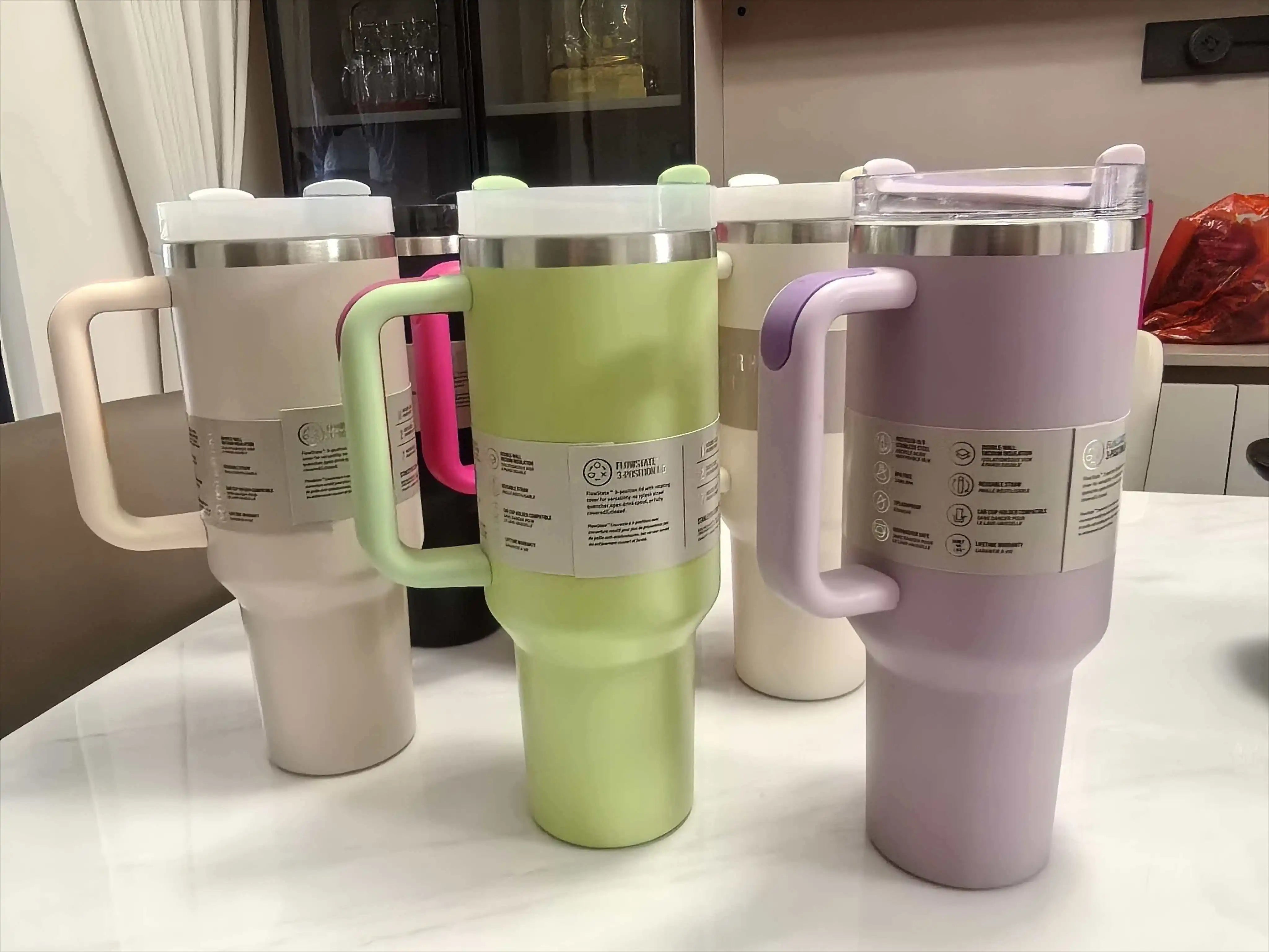 New 40-ounce vacuum straw thermos, stainless steel car sports water bottle, can hold cold and hot beverages