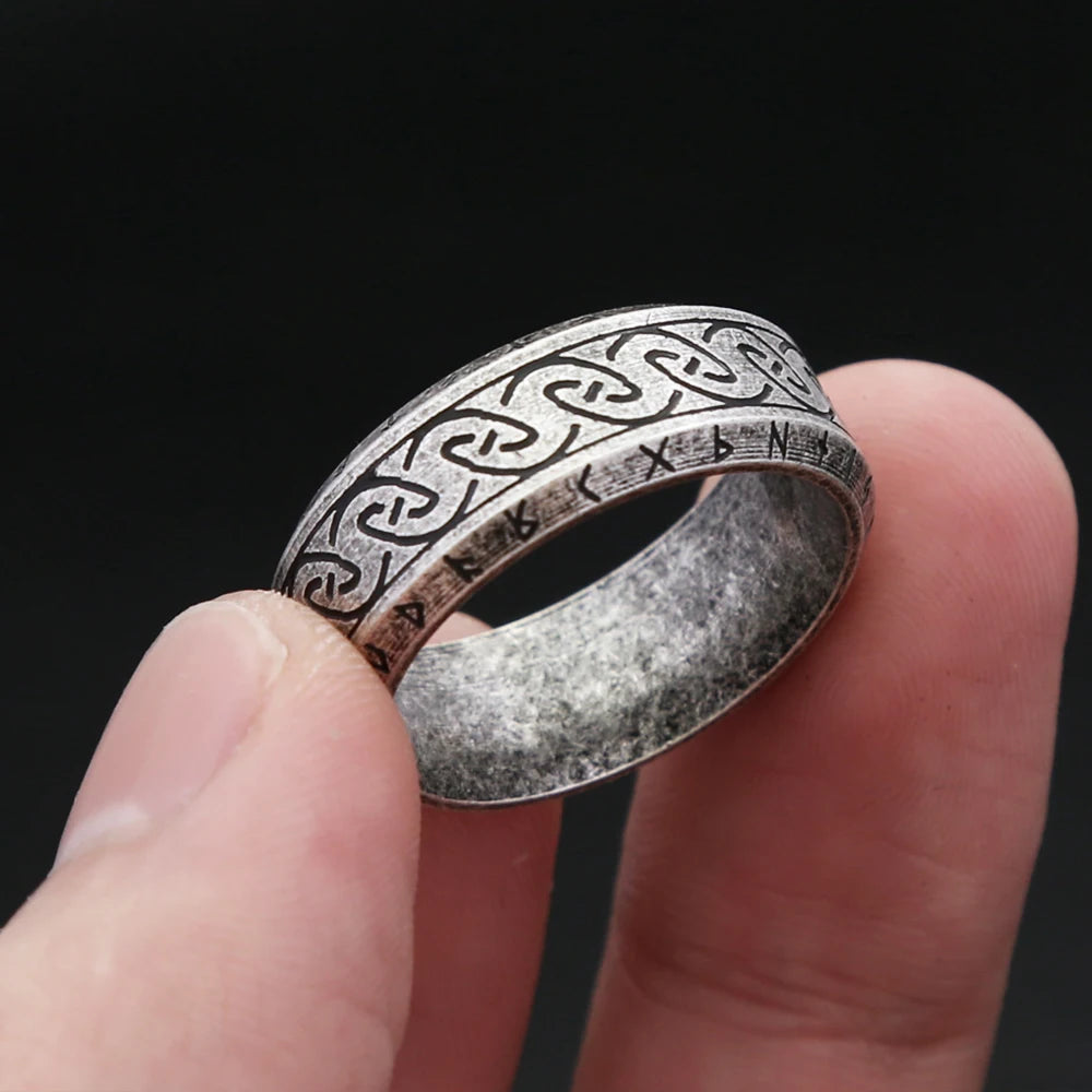 Bague nordique simple en acier inoxydable Futhark Runes pour hommes et femmes Viking Odin Vegvisir Amulet Ring Fashion Icelandic Jewelry Gifts