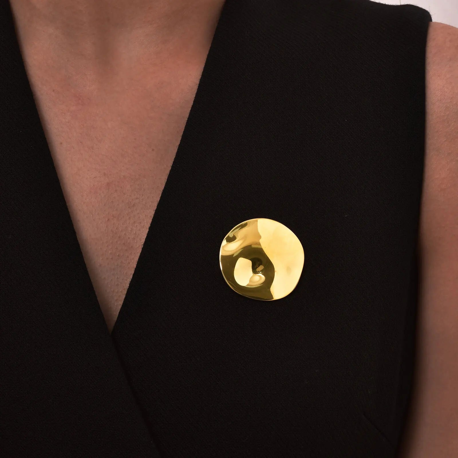 Vnox Irregular Round Textured Broochs For Women Girl Stainless Steel Gold Color Exaggerate Brooch Trendy Daily Jewelry Gift