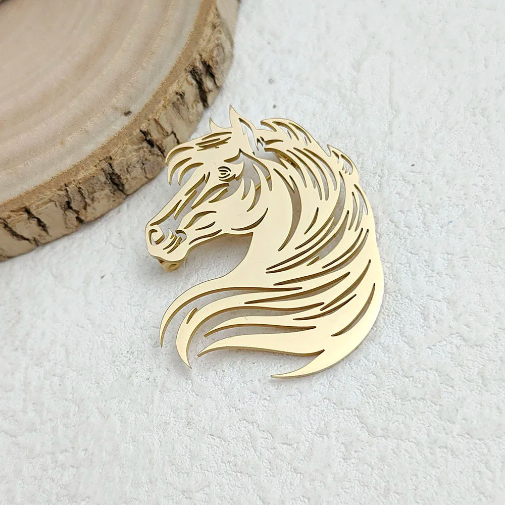 Original innovative horse head hollow stainless steel gold-plated 18K brooch, suit lapel pin, waterproof formal fittings