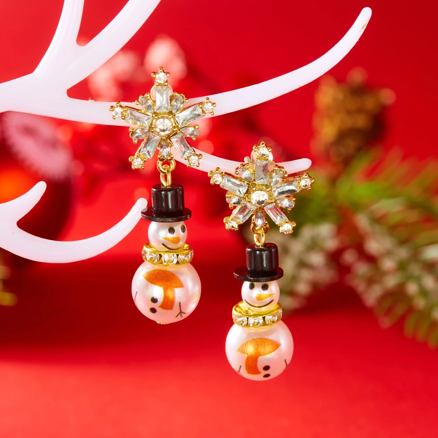 Boucles d'oreilles puces de Noël en zircon, bonhomme de neige et flocons de neige pour femmes, boucles d'oreilles brillantes en cristal et perles d'imitation, bijoux de Noël pour filles