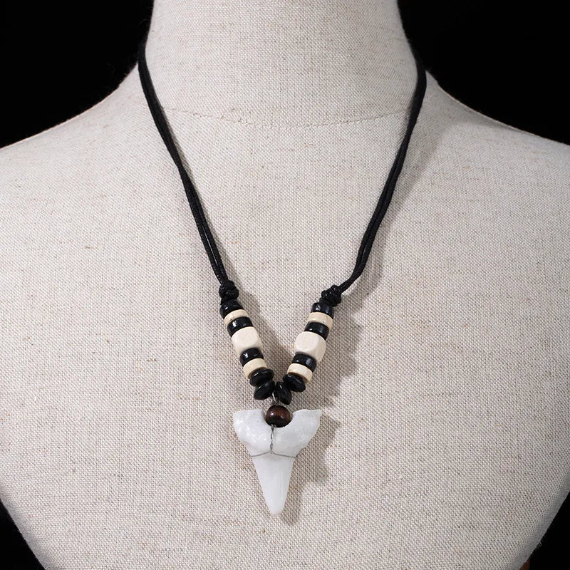Fashion Retro Imitation Shark Tooth Pendant Necklace Men Women Ethnic Style Bohemian Necklaces Party Gift Jewelry Accessories